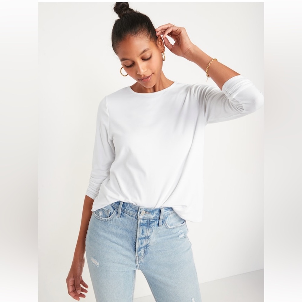 NWT Old Navy Luxe Crew Neck Long Sleeve Basic Tee Size Medium Petite